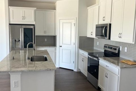 House in Kissimmee, Florida 4 bedrooms, 187.48 sq.m. № 1678281 - photo 2