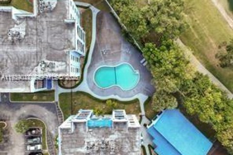 Copropriété à vendre à Miami, Floride: 2 chambres, 91.97 m2 № 2152649 - photo 2