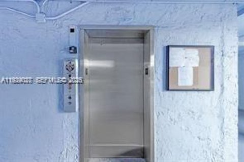 Copropriété à vendre à Miami, Floride: 2 chambres, 91.97 m2 № 2152649 - photo 12