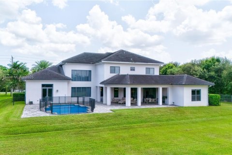 House in Plantation, Florida 7 bedrooms, 541.43 sq.m. № 1787086 - photo 19