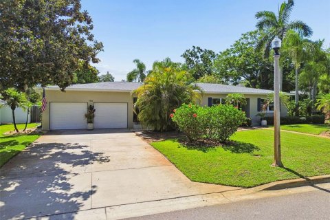 Villa ou maison à Belleair, Floride 3 chambres, 178.93 m2 № 2138350