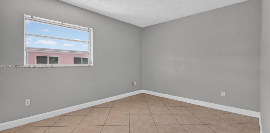 Condo à Hialeah, Floride, 2 chambres № 2377207