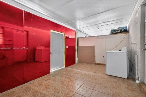 Copropriété à vendre à Hialeah, Floride: 2 chambres, 100.8 m2 № 2377207 - photo 13