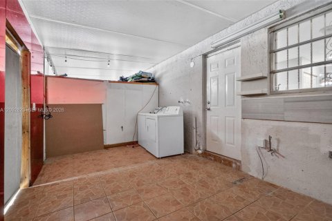 Copropriété à vendre à Hialeah, Floride: 2 chambres, 100.8 m2 № 2377207 - photo 14