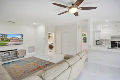 House in Cooper City, Florida 4 bedrooms, 235.79 sq.m. № 2186603 - photo 30