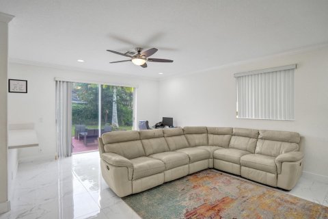House in Cooper City, Florida 4 bedrooms, 235.79 sq.m. № 2186603 - photo 22