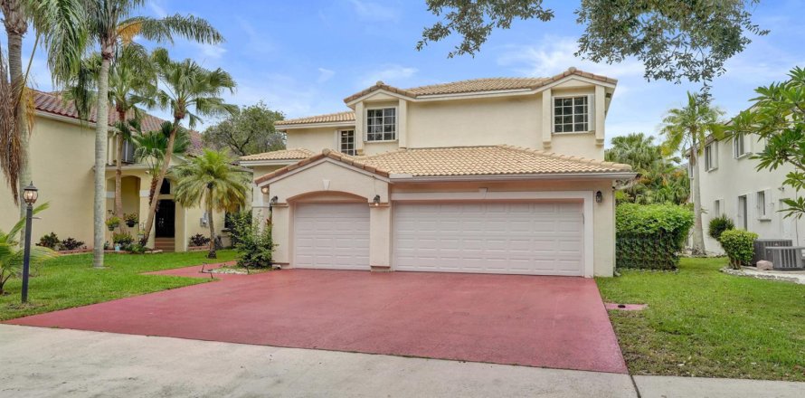 House in Cooper City, Florida 4 bedrooms, 235.79 sq.m. № 2186603