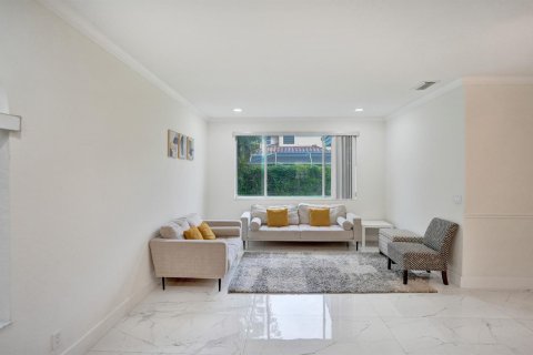 House in Cooper City, Florida 4 bedrooms, 235.79 sq.m. № 2186603 - photo 7