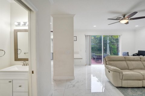 House in Cooper City, Florida 4 bedrooms, 235.79 sq.m. № 2186603 - photo 23
