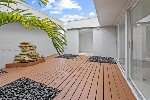 Casa en venta en Tamarac, Florida, 4 dormitorios № 1877984 - foto 27
