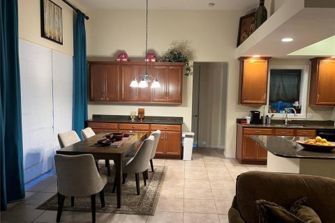 House in Orlando, Florida 4 bedrooms, 233.56 sq.m. № 2350280 - photo 5