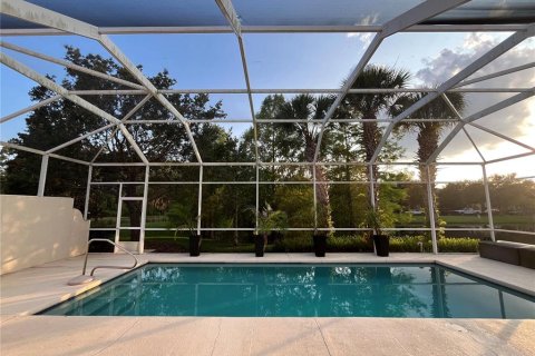House in Orlando, Florida 4 bedrooms, 233.56 sq.m. № 2350280 - photo 7