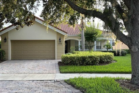 House in Orlando, Florida 4 bedrooms, 233.56 sq.m. № 2350280 - photo 2