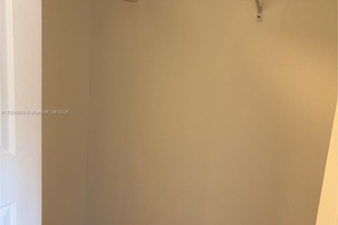 Apartamento en alquiler en Fort Lauderdale, Florida, 1 dormitorio, 71.53 m2 № 1948342 - foto 8