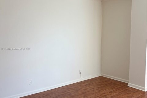 Apartamento en alquiler en Fort Lauderdale, Florida, 1 dormitorio, 71.53 m2 № 1948342 - foto 10