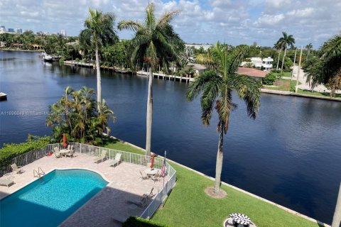 Apartamento en alquiler en Fort Lauderdale, Florida, 1 dormitorio, 71.53 m2 № 1948342 - foto 1