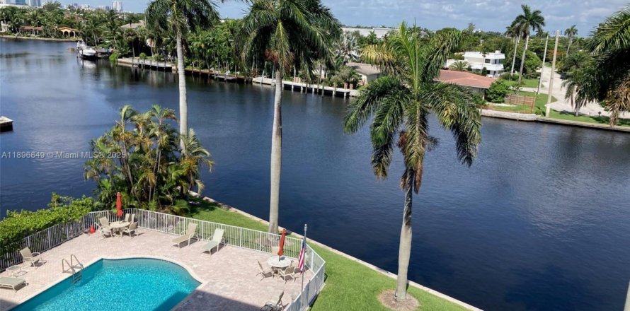 Apartamento en Fort Lauderdale, Florida 1 dormitorio, 71.53 m2 № 1948342
