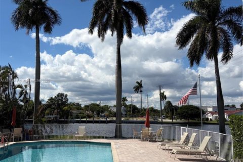 Apartamento en alquiler en Fort Lauderdale, Florida, 1 dormitorio, 71.53 m2 № 1948342 - foto 17