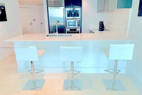 Condo in Sunny Isles Beach, Florida, 1 bedroom  № 1944131 - photo 8