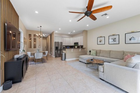 Townhouse in Fort Lauderdale, Florida 3 bedrooms, 167.5 sq.m. № 2338732 - photo 8