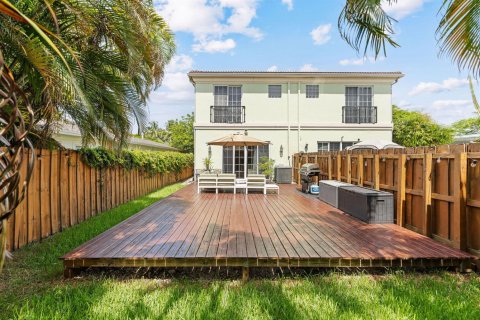 Townhouse in Fort Lauderdale, Florida 3 bedrooms, 167.5 sq.m. № 2338732 - photo 5