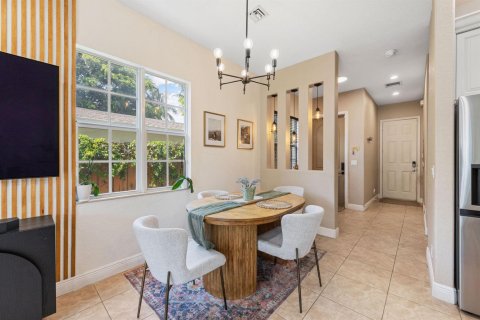 Townhouse in Fort Lauderdale, Florida 3 bedrooms, 167.5 sq.m. № 2338732 - photo 12
