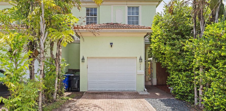 Townhouse in Fort Lauderdale, Florida 3 bedrooms, 167.5 sq.m. № 2338732