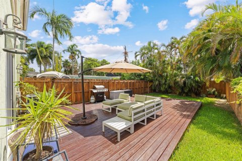 Townhouse in Fort Lauderdale, Florida 3 bedrooms, 167.5 sq.m. № 2338732 - photo 3