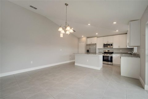 Casa en alquiler en Kissimmee, Florida, 4 dormitorios, 151.8 m2 № 1751291 - foto 9