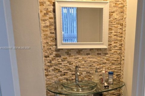 Снять в аренду кондоминиум в Форт-Лодердейл, Флорида 2 спальни, 111.48м2, № 2077587 - фото 22