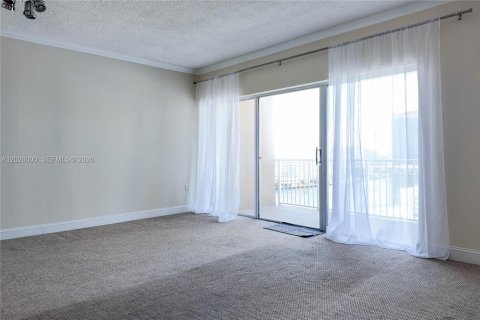 Copropriété à louer à Hallandale Beach, Floride: 50.63 m2 № 2167916 - photo 3