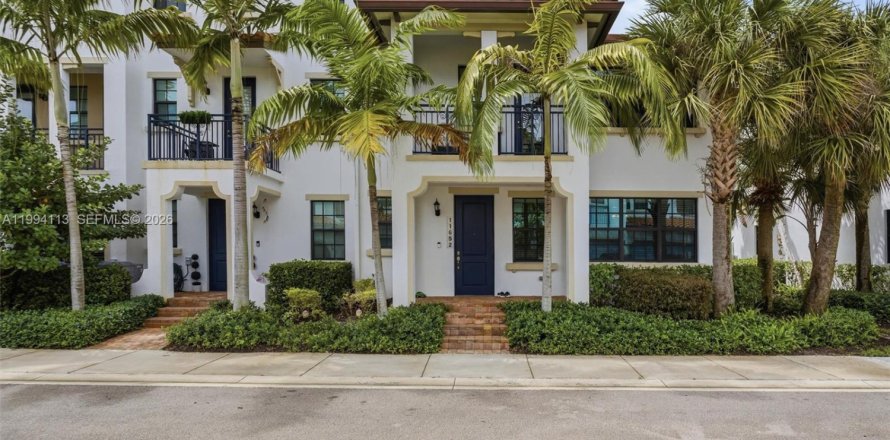 Townhouse in Pembroke Pines, Florida 3 bedrooms, 193.05 sq.m. № 2062956