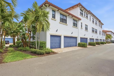 Townhouse in Pembroke Pines, Florida 3 bedrooms, 193.05 sq.m. № 2062956 - photo 30