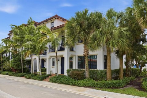 Townhouse in Pembroke Pines, Florida 3 bedrooms, 193.05 sq.m. № 2062956 - photo 2