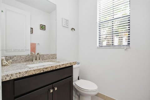Townhouse in Pembroke Pines, Florida 3 bedrooms, 193.05 sq.m. № 2062956 - photo 11