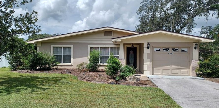 Casa en Zephyrhills, Florida 3 dormitorios, 138.61 m2 № 1900043