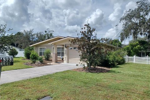 Casa en venta en Zephyrhills, Florida, 3 dormitorios, 138.61 m2 № 1900043 - foto 2
