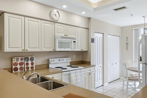 Condo in Sarasota, Florida, 2 bedrooms № 2383496 - photo 29