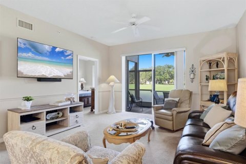 Condo in Sarasota, Florida, 2 bedrooms № 2383496 - photo 10