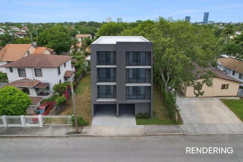 Terreno en venta en Miami, Florida № 1936316 - foto 1