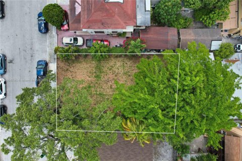 Terreno en venta en Miami, Florida № 1936316 - foto 3