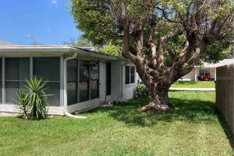 Casa en venta en New Port Richey, Florida, 3 dormitorios, 138.61 m2 № 2118162 - foto 8