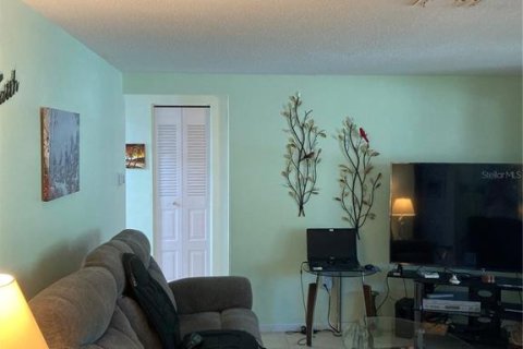 Casa en venta en New Port Richey, Florida, 3 dormitorios, 138.61 m2 № 2118162 - foto 28