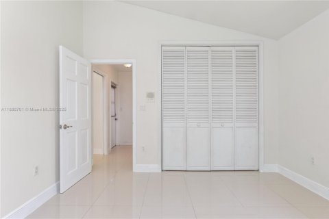 Villa ou maison à louer à Cutler Bay, Floride: 4 chambres, 240.06 m2 № 1945635 - photo 28