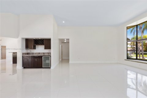 Villa ou maison à louer à Cutler Bay, Floride: 4 chambres, 240.06 m2 № 1945635 - photo 11