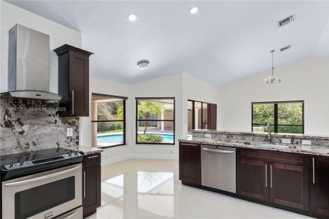 Villa ou maison à louer à Cutler Bay, Floride: 4 chambres, 240.06 m2 № 1945635 - photo 23