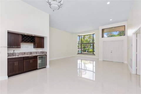 Villa ou maison à louer à Cutler Bay, Floride: 4 chambres, 240.06 m2 № 1945635 - photo 8