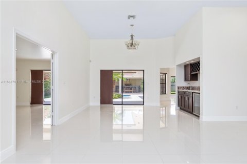 Villa ou maison à louer à Cutler Bay, Floride: 4 chambres, 240.06 m2 № 1945635 - photo 4