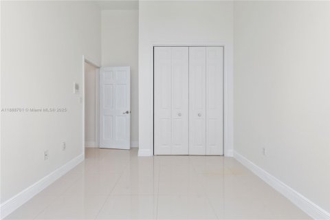 Villa ou maison à louer à Cutler Bay, Floride: 4 chambres, 240.06 m2 № 1945635 - photo 30
