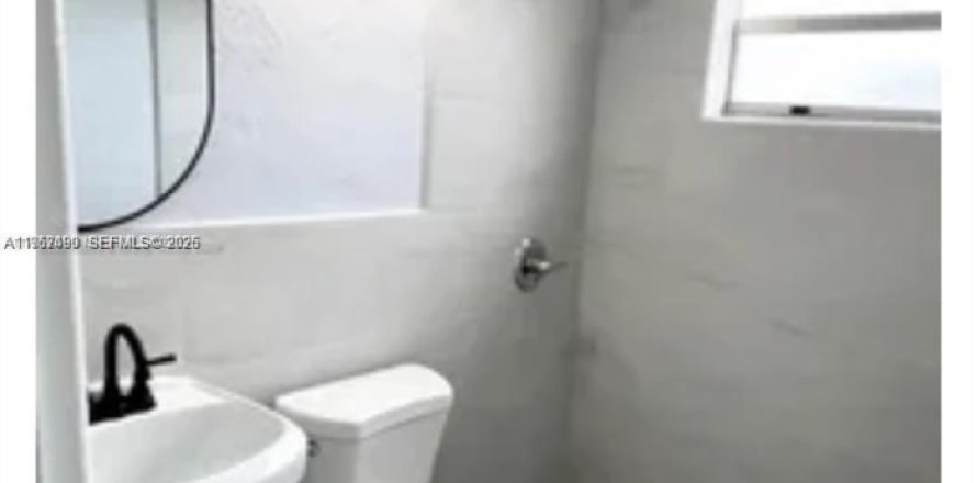 Villa ou maison à Miami, Floride 2 chambres, 83.61 m2 № 2025136